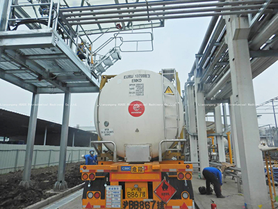 Escalera Abatible, para Plataforma de Carga